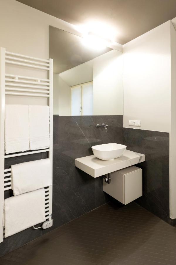 Salina Luxury Suites Parma Exterior foto